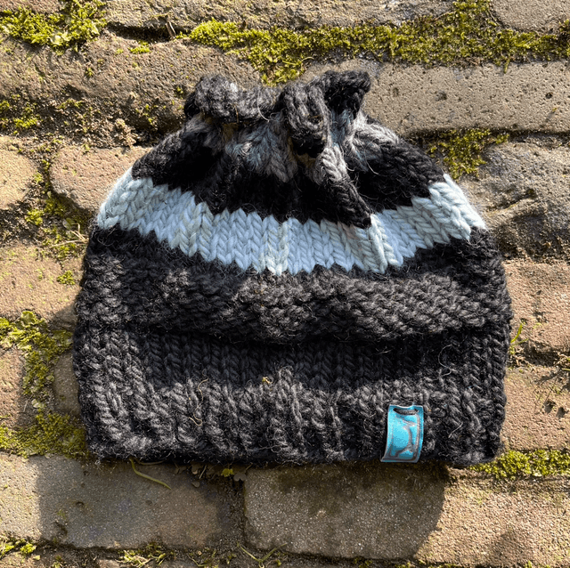 Zwart-blauw-grijze muts