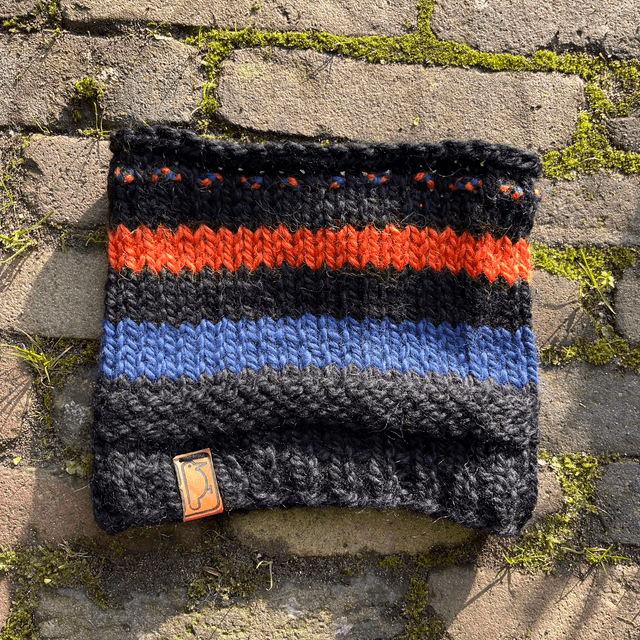 Zwart-blauw-oranje muts