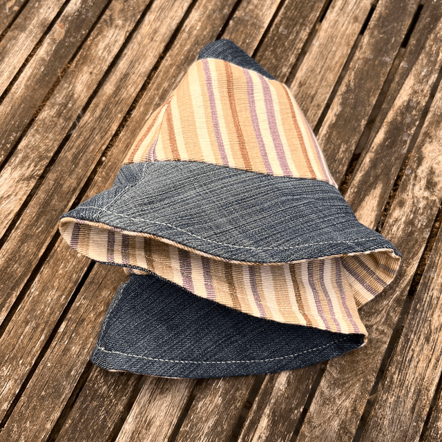Jeanshoedje met streepjes