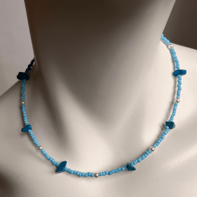 Blauwe ketting met  aquamarijn.